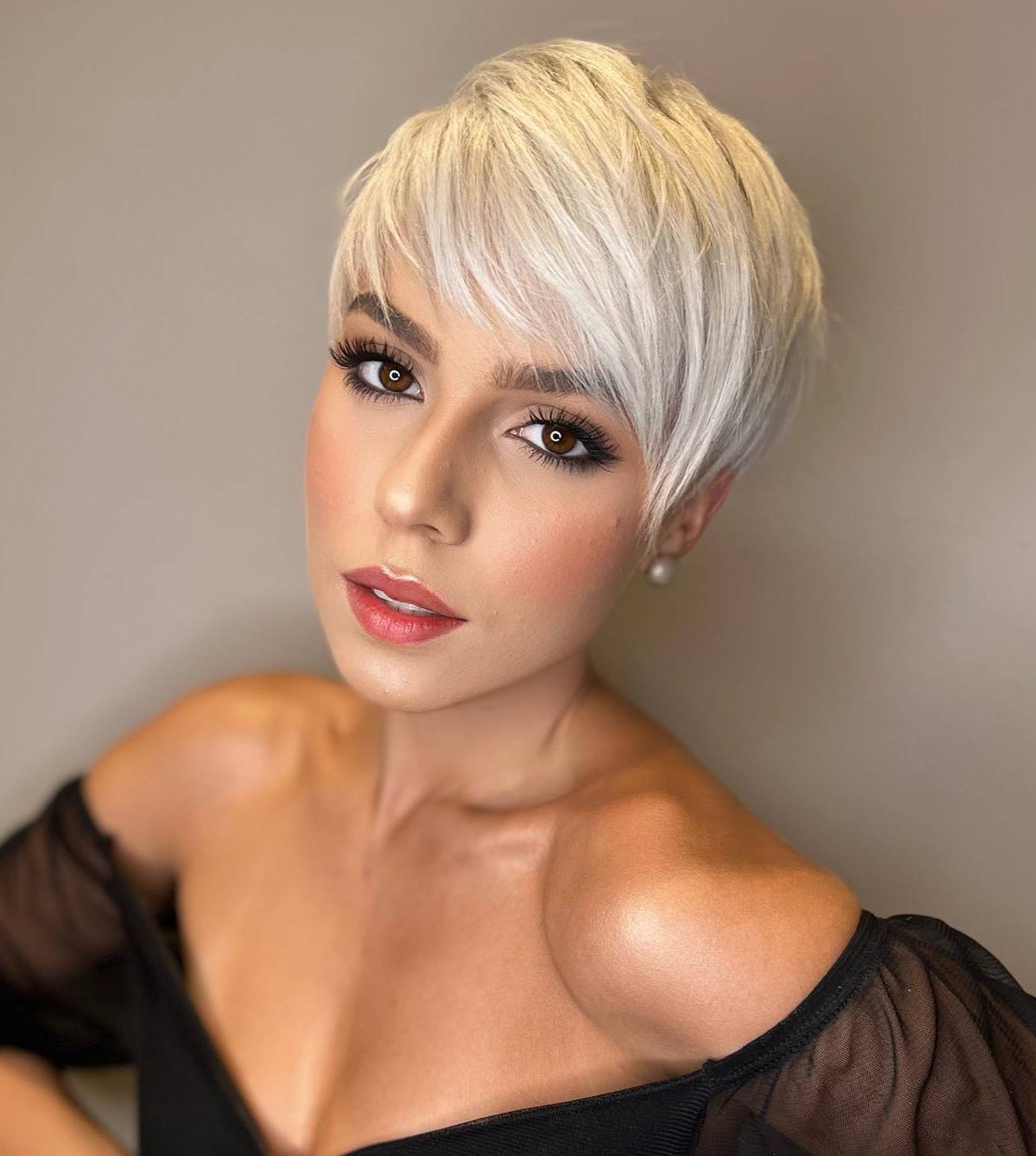 Short Sliced Platinum Pixie