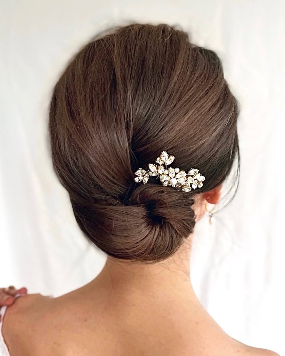 Chic Twisted Seashell Updo